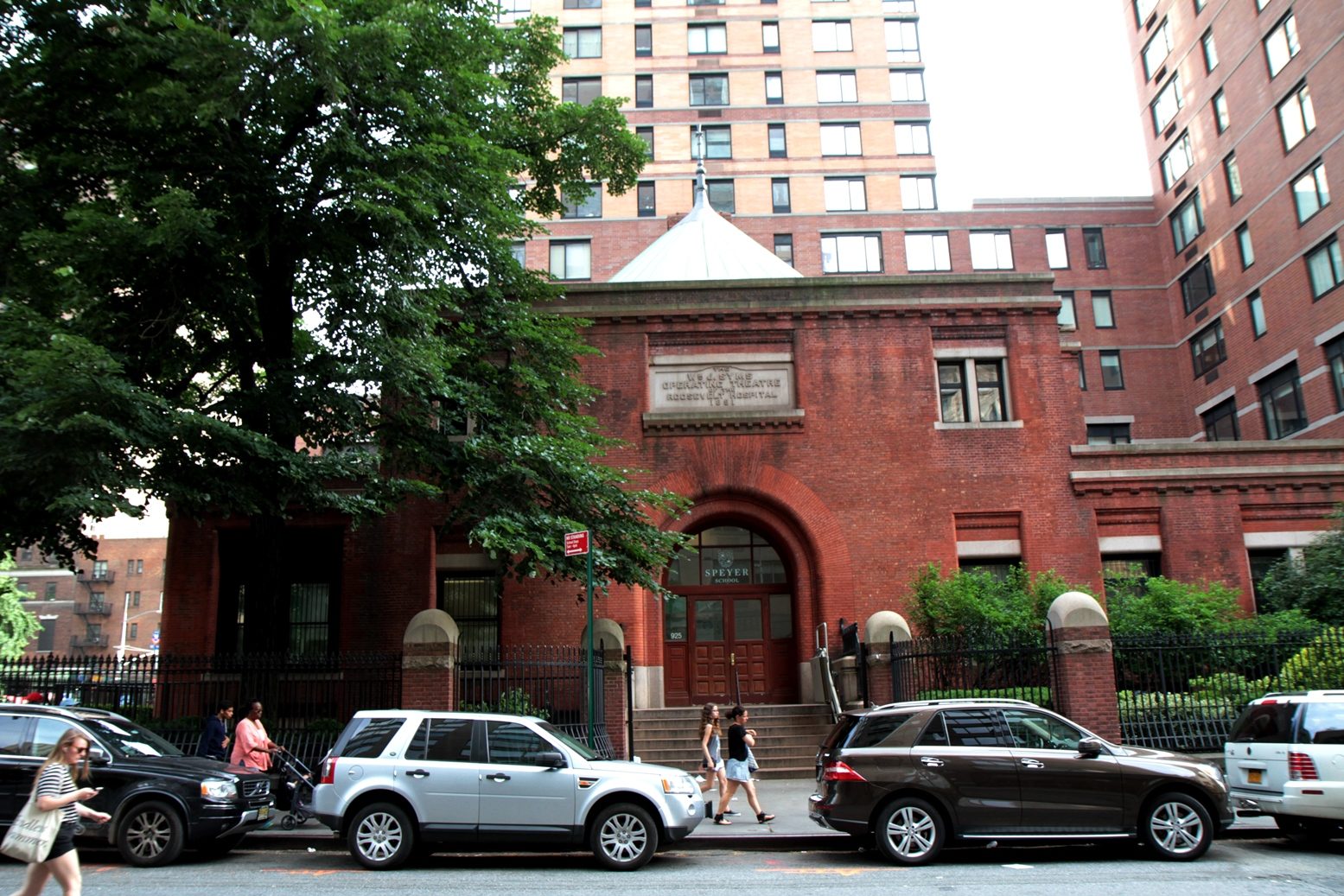 The W.J. Syms Operating Theater of the Roosevelt Hospital, New York - 02.JPG